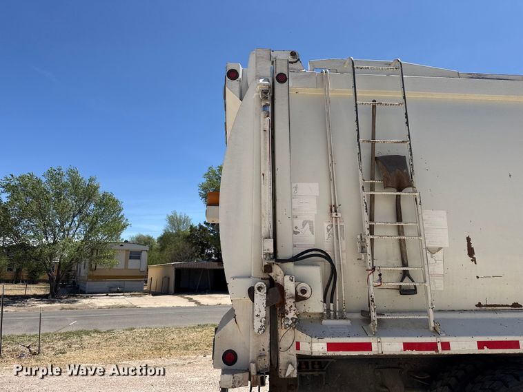 image for item DH1941 2014 Freightliner Business Class M2 refuse truck