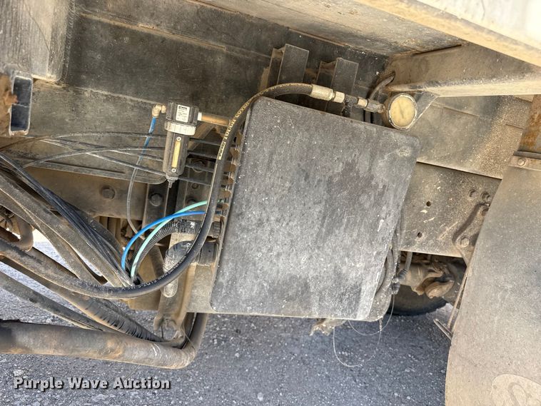 image for item DH1941 2014 Freightliner Business Class M2 refuse truck