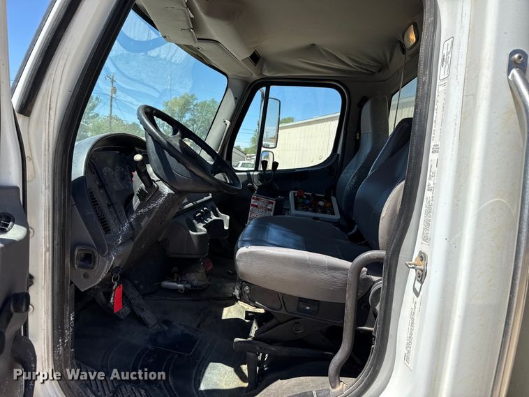 image for item DH1941 2014 Freightliner Business Class M2 refuse truck