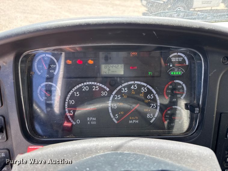 image for item DH1941 2014 Freightliner Business Class M2 refuse truck