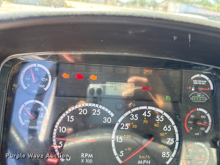 image for item DH1941 2014 Freightliner Business Class M2 refuse truck