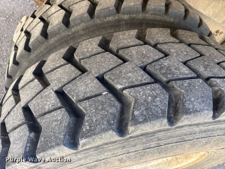 image for item DH1941 2014 Freightliner Business Class M2 refuse truck