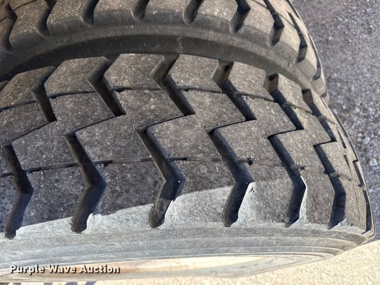 image for item DH1941 2014 Freightliner Business Class M2 refuse truck