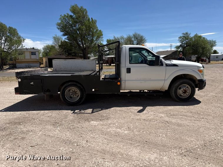 image for item DH1942 2012 Ford F350 Super Duty flatbed pickup truck