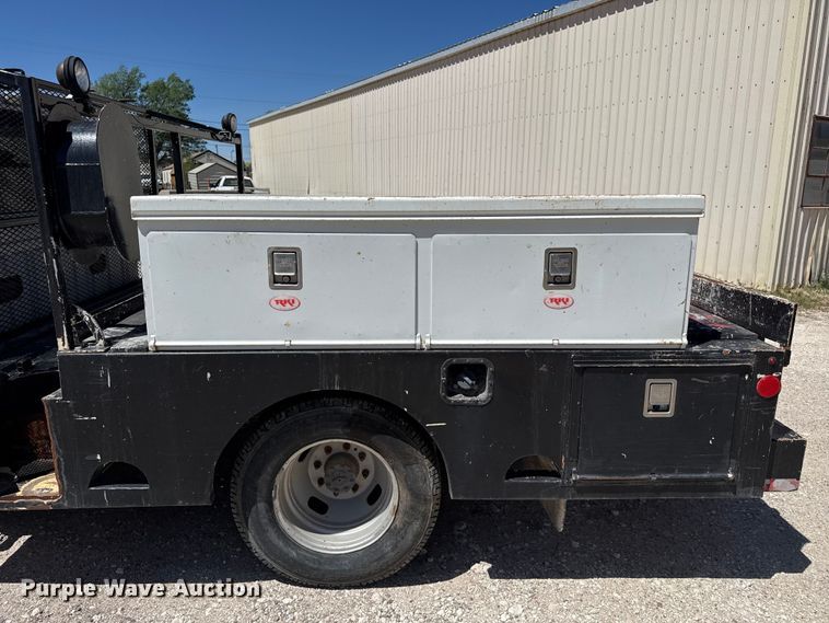 image for item DH1942 2012 Ford F350 Super Duty flatbed pickup truck