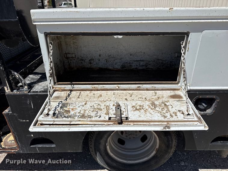 image for item DH1942 2012 Ford F350 Super Duty flatbed pickup truck