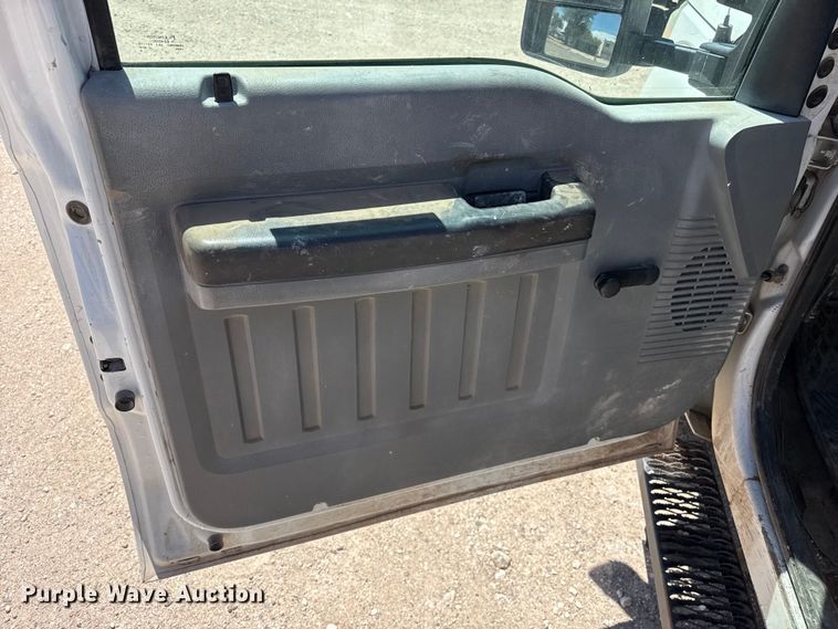 image for item DH1942 2012 Ford F350 Super Duty flatbed pickup truck