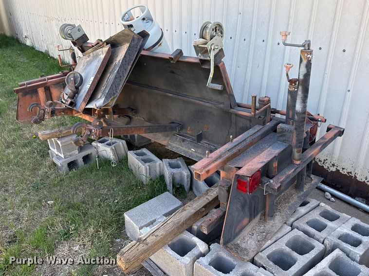 image for item DH1943 Pave-A-Lot truck mounted screed