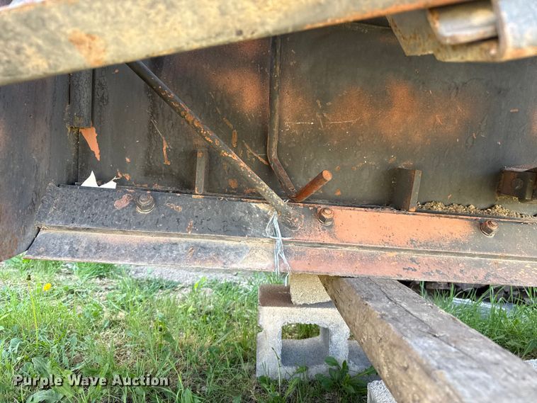 image for item DH1943 Pave-A-Lot truck mounted screed