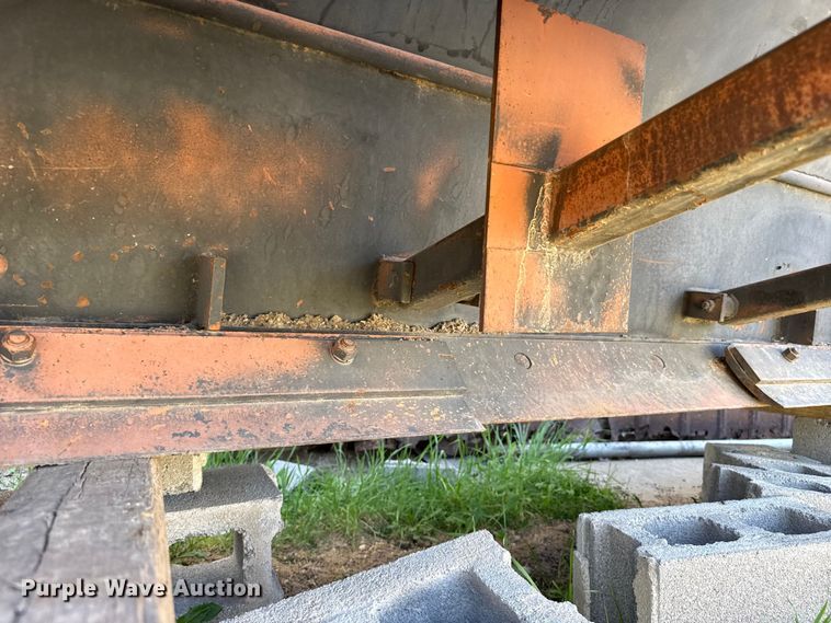 image for item DH1943 Pave-A-Lot truck mounted screed