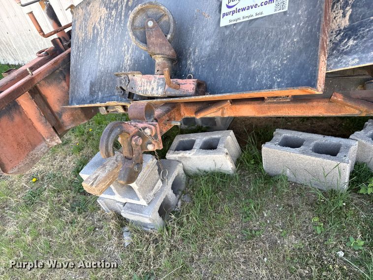 image for item DH1943 Pave-A-Lot truck mounted screed