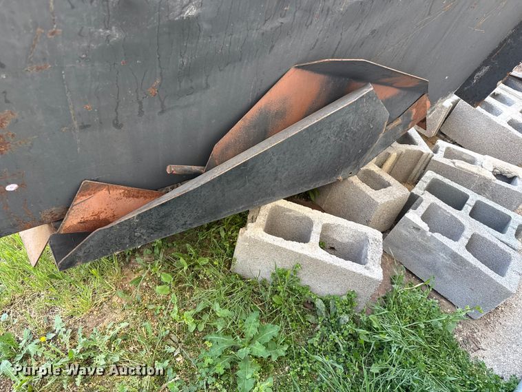 image for item DH1943 Pave-A-Lot truck mounted screed