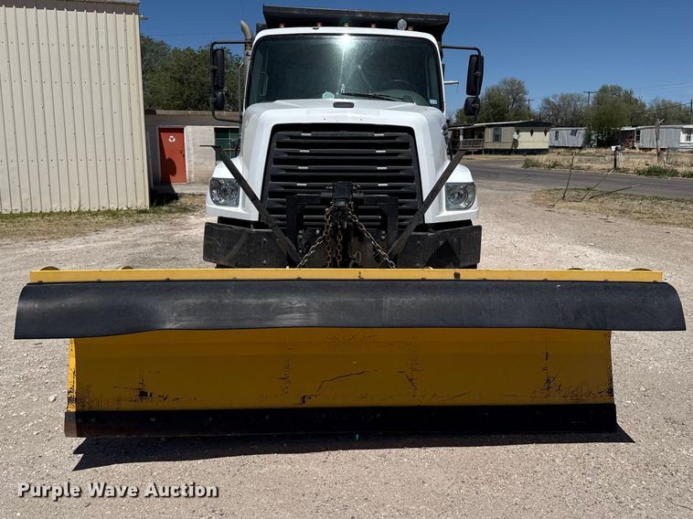 image for item DH1944 2013 Freightliner 108SD dump truck