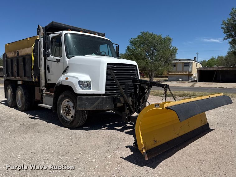 image for item DH1944 2013 Freightliner 108SD dump truck