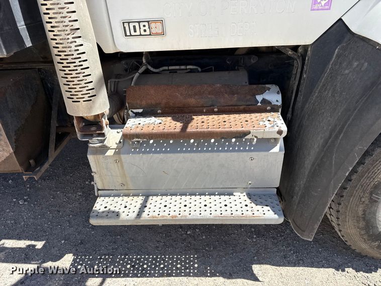 image for item DH1944 2013 Freightliner 108SD dump truck