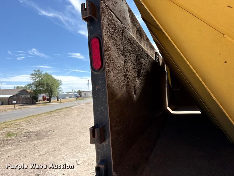 image for item DH1944 2013 Freightliner 108SD dump truck