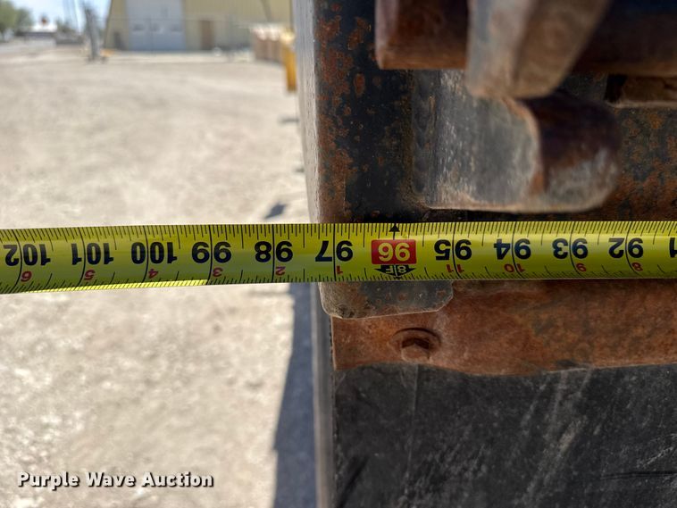 image for item DH1944 2013 Freightliner 108SD dump truck