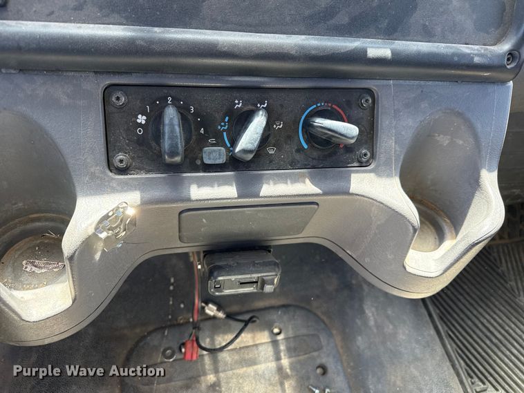 image for item DH1944 2013 Freightliner 108SD dump truck