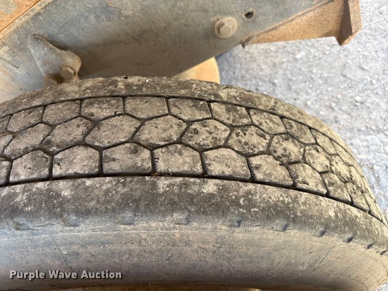 image for item DH1944 2013 Freightliner 108SD dump truck