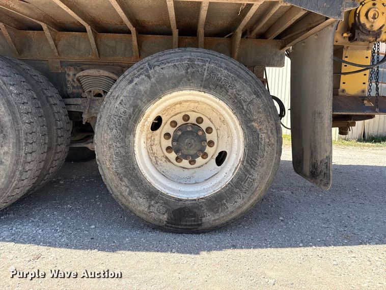 image for item DH1944 2013 Freightliner 108SD dump truck