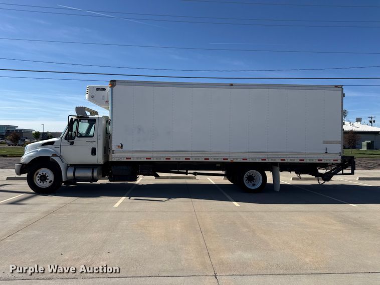 image for item DH1947 2008 International 4300 box truck