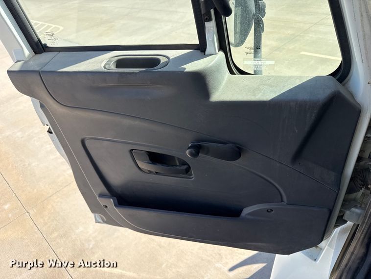 image for item DH1947 2008 International 4300 box truck