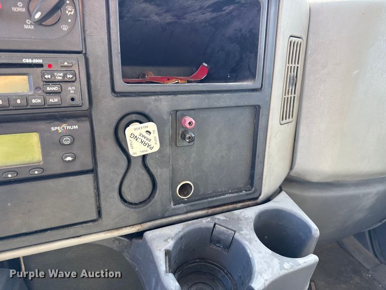 image for item DH1947 2008 International 4300 box truck