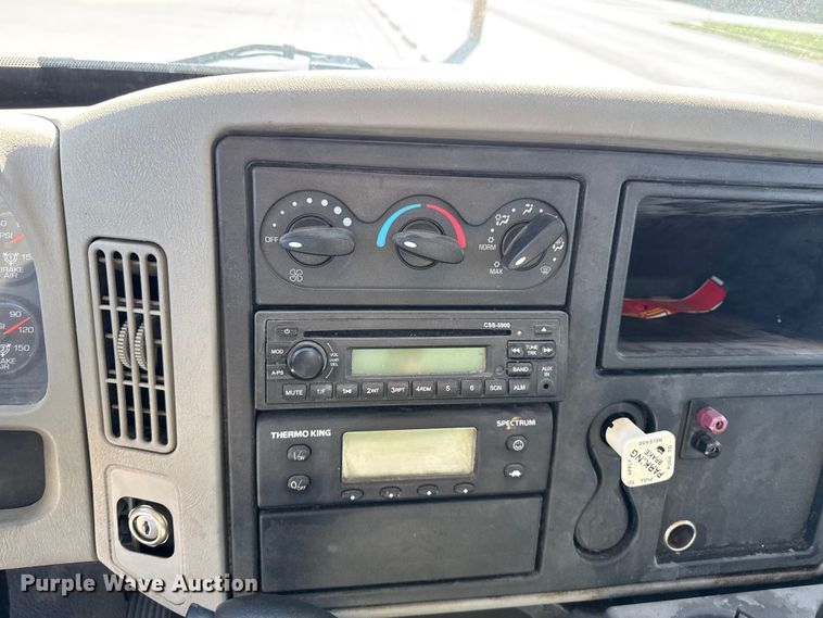 image for item DH1947 2008 International 4300 box truck