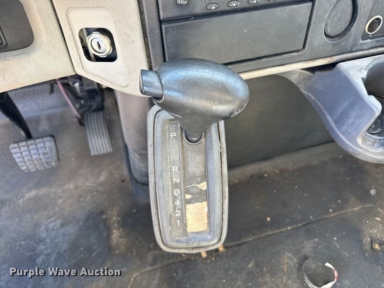 image for item DH1947 2008 International 4300 box truck