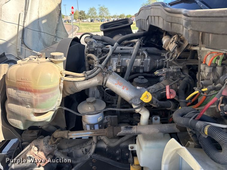 image for item DH1947 2008 International 4300 box truck