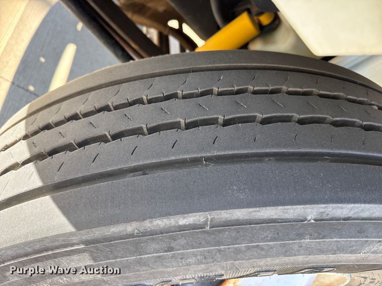 image for item DH1947 2008 International 4300 box truck