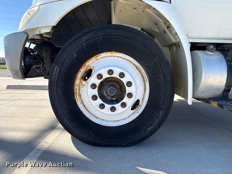 image for item DH1947 2008 International 4300 box truck