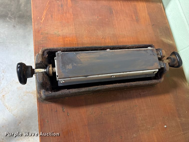 image for item DH1948 Shop tools