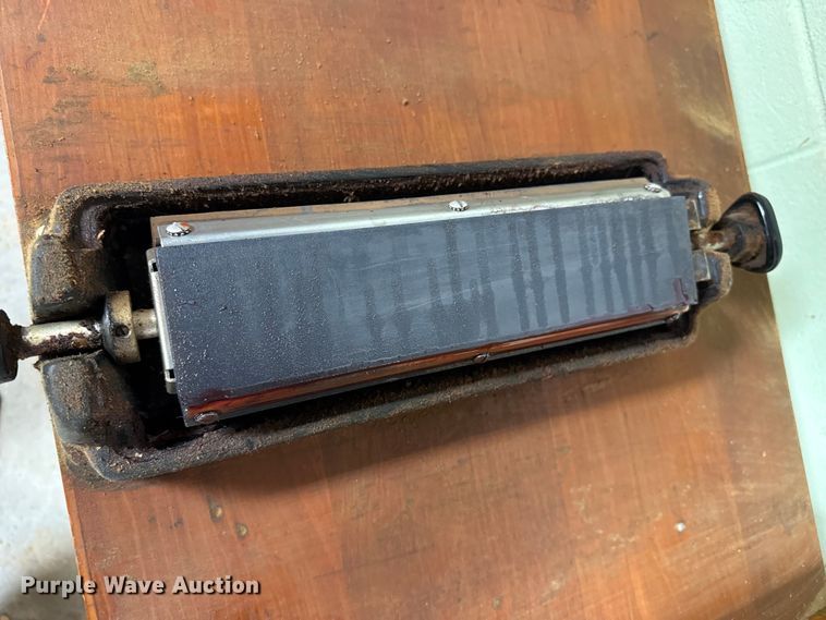 image for item DH1948 Shop tools