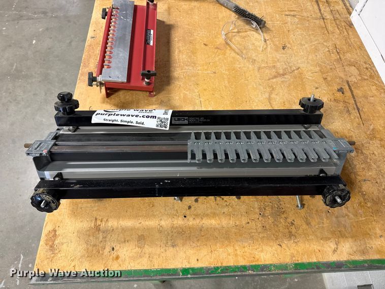 image for item DH1951 (3) dovetail machines