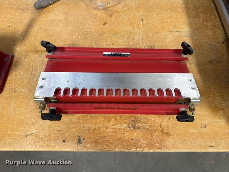 image for item DH1951 (3) dovetail machines