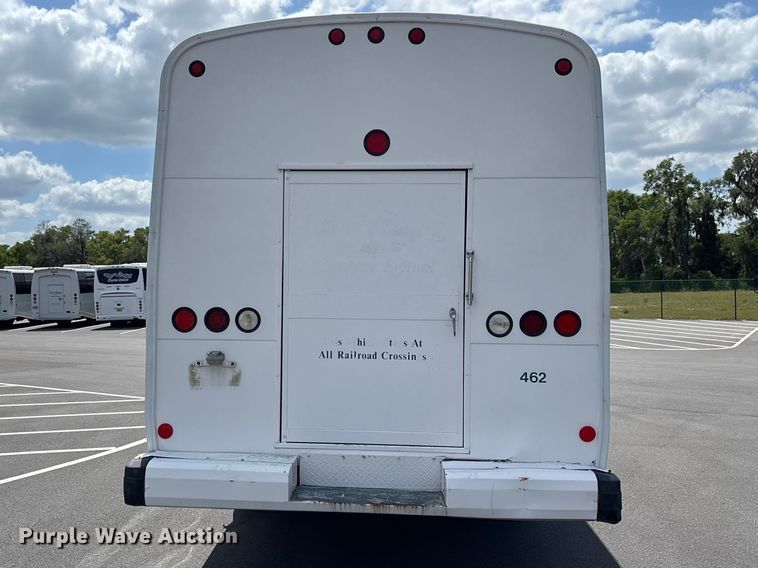 image for item DU0423 2002 Champion Freightliner FB65 shuttle bus