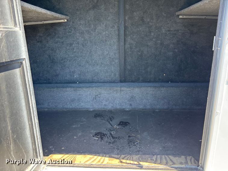 image for item DU0423 2002 Champion Freightliner FB65 shuttle bus