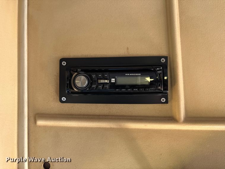 image for item DU0423 2002 Champion Freightliner FB65 shuttle bus