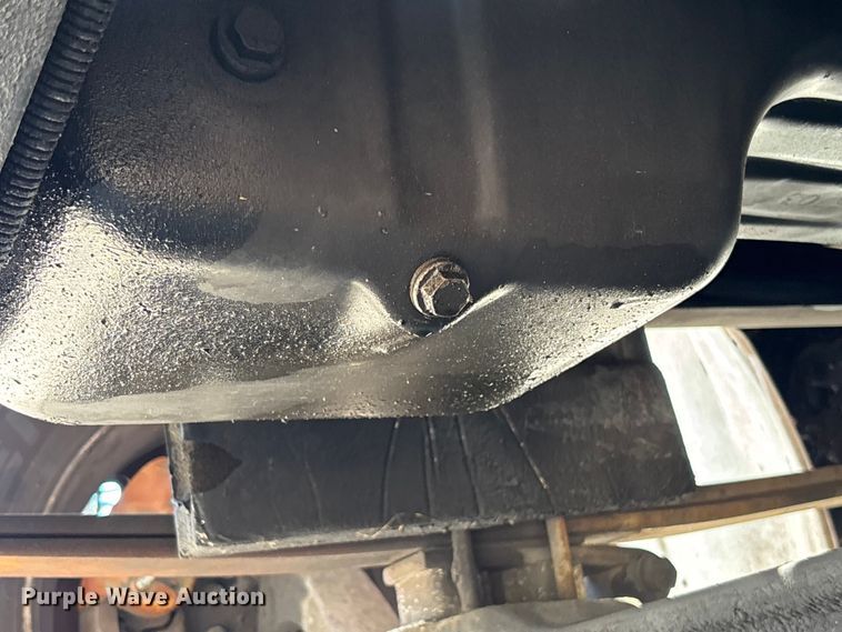 image for item DU0423 2002 Champion Freightliner FB65 shuttle bus