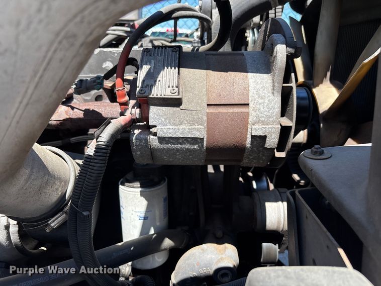 image for item DU0423 2002 Champion Freightliner FB65 shuttle bus