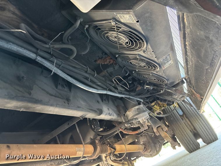 image for item DU0423 2002 Champion Freightliner FB65 shuttle bus