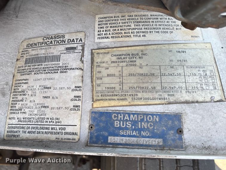 image for item DU0423 2002 Champion Freightliner FB65 shuttle bus