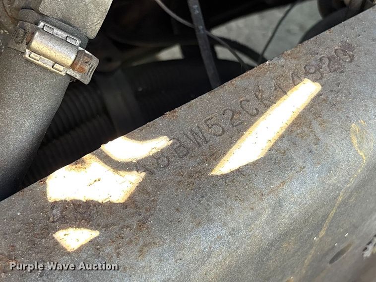 image for item DU0423 2002 Champion Freightliner FB65 shuttle bus