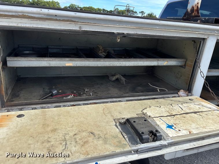 image for item DU2626 2015 Ford F550 Super Duty utility / service truck