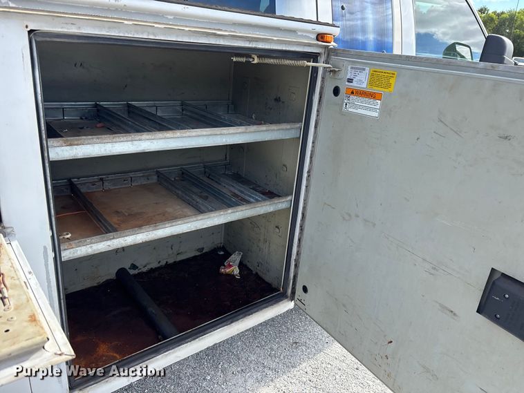 image for item DU2626 2015 Ford F550 Super Duty utility / service truck