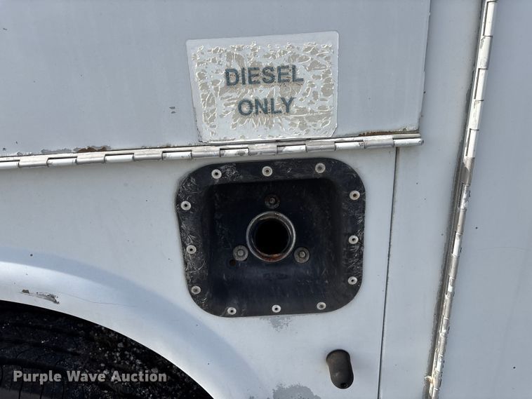 image for item DU2626 2015 Ford F550 Super Duty utility / service truck