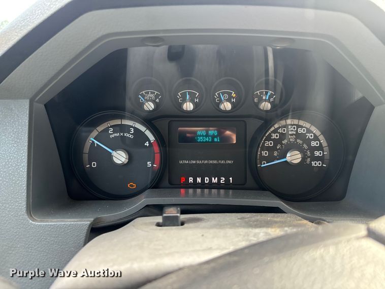 image for item DU2626 2015 Ford F550 Super Duty utility / service truck