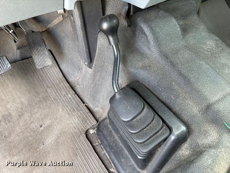 image for item DU2626 2015 Ford F550 Super Duty utility / service truck