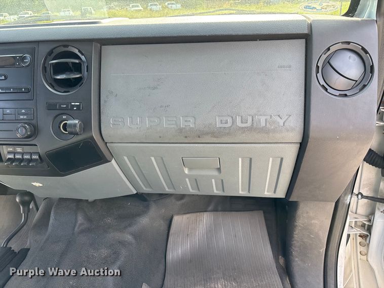 image for item DU2626 2015 Ford F550 Super Duty utility / service truck